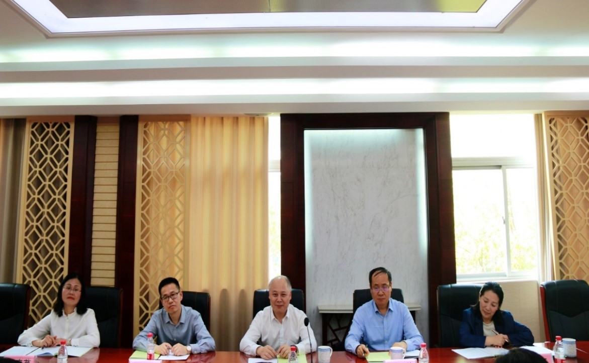 2025新澳门免费原料大全